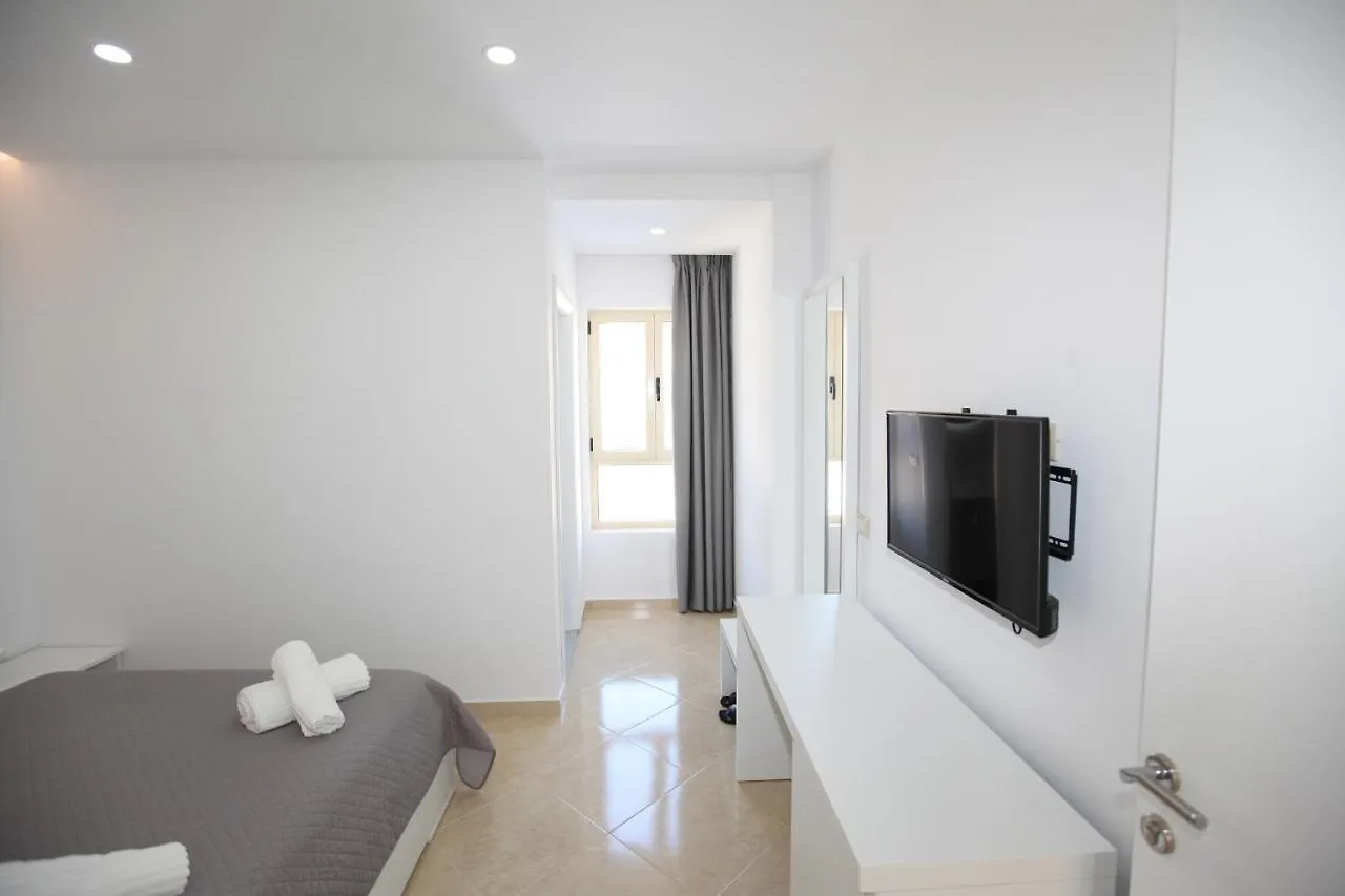 Nika Hotel Σαράντα 0*,  Αλβανία